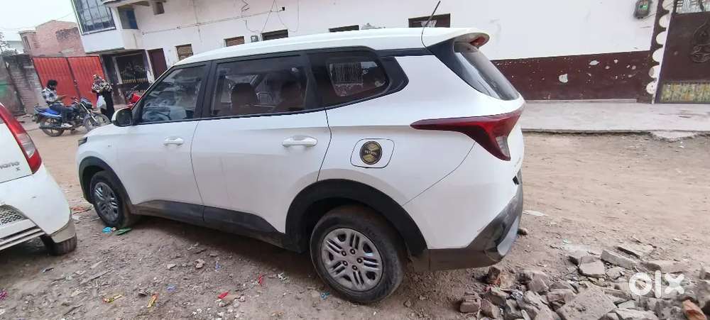 Kia Carens 2024 Petrol 50000 Km Driven