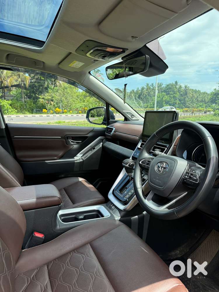 Toyota Innova Hycross 2.0 Zx (o) Hybrid 7 Str, 2024, Petrol