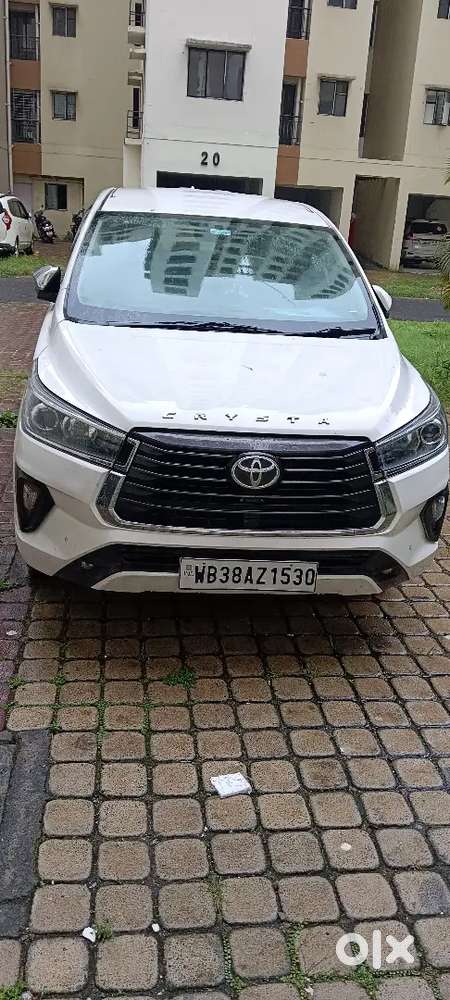 Toyota Innova Crysta 2022 Petrol 70000 Km Driven