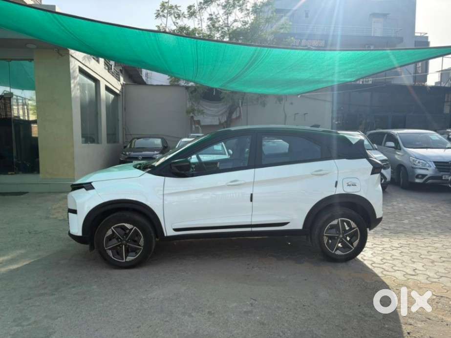 Tata Nexon Creative Plus S 1.2 Revotron Petrol 6 Mt, 2024, Petrol