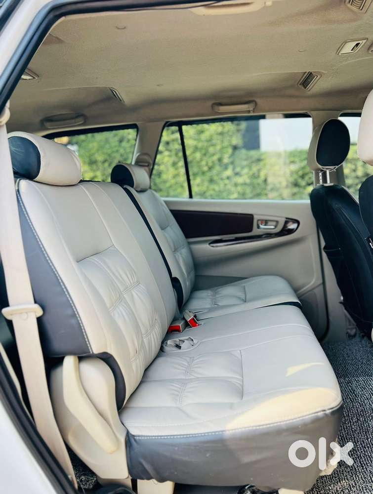 Toyota Innova 2.5 V 8 Str, 2014, Diesel