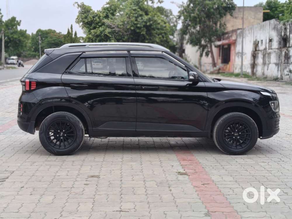 Hyundai Venue Sx Mt, 2023, Petrol