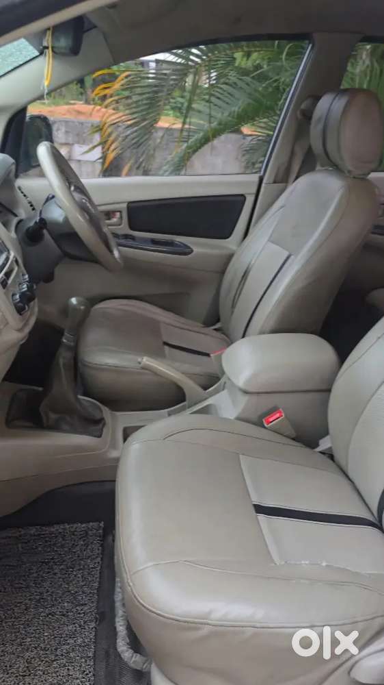 Toyota Innova 2.5 G 2014