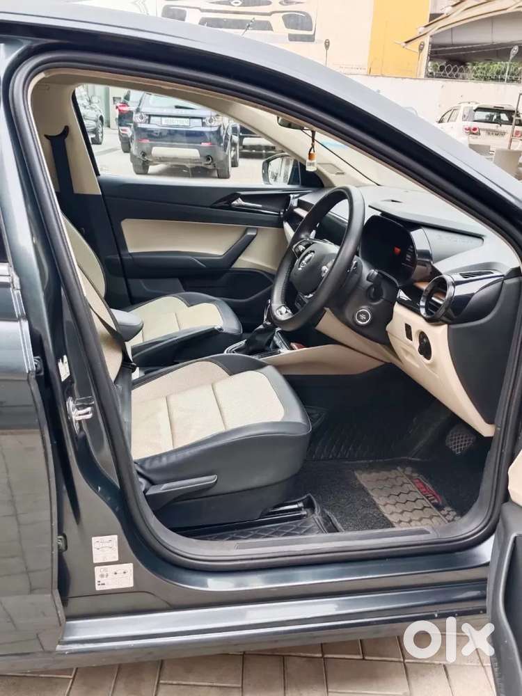 Skoda Slavia Style 1.0l Tsi At, 2022, Petrol