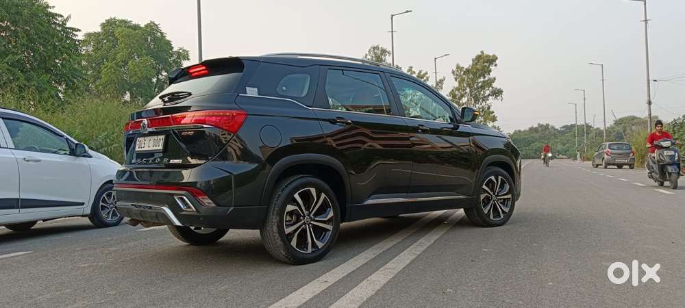Mg Hector Plus Savvy Pro 1.5 Turbo Petrol Cvt 7 Str Dual Tone, 2025,..