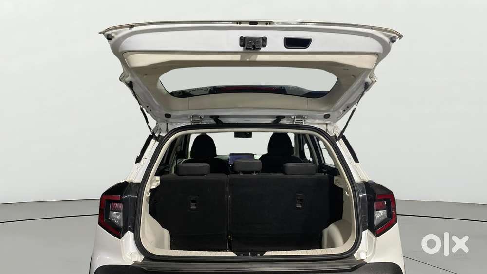 Mahindra Xuv 3xo Ax5l 1.2 Petrol At, 2024, Petrol