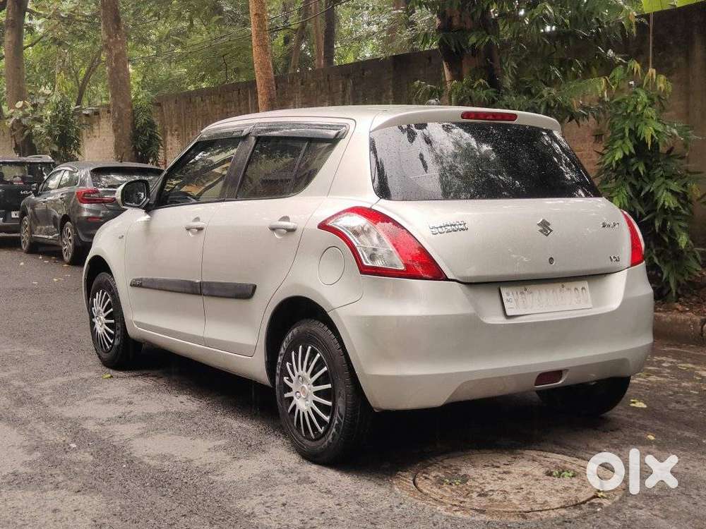 Maruti Suzuki Swift Vxi 1.2 Abs Bs-iv, 2017, Petrol