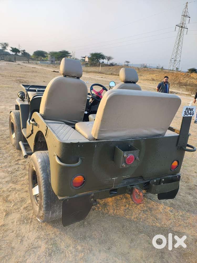 Mahindra Jeep Classic 1983