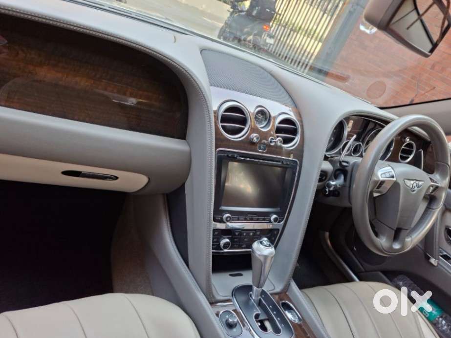 Bentley Continental Flying Spur Sedan, 2016, Petrol