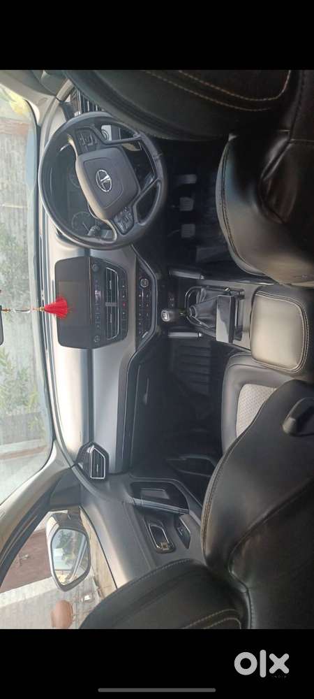Tata Safari Xt+ Dark 2022