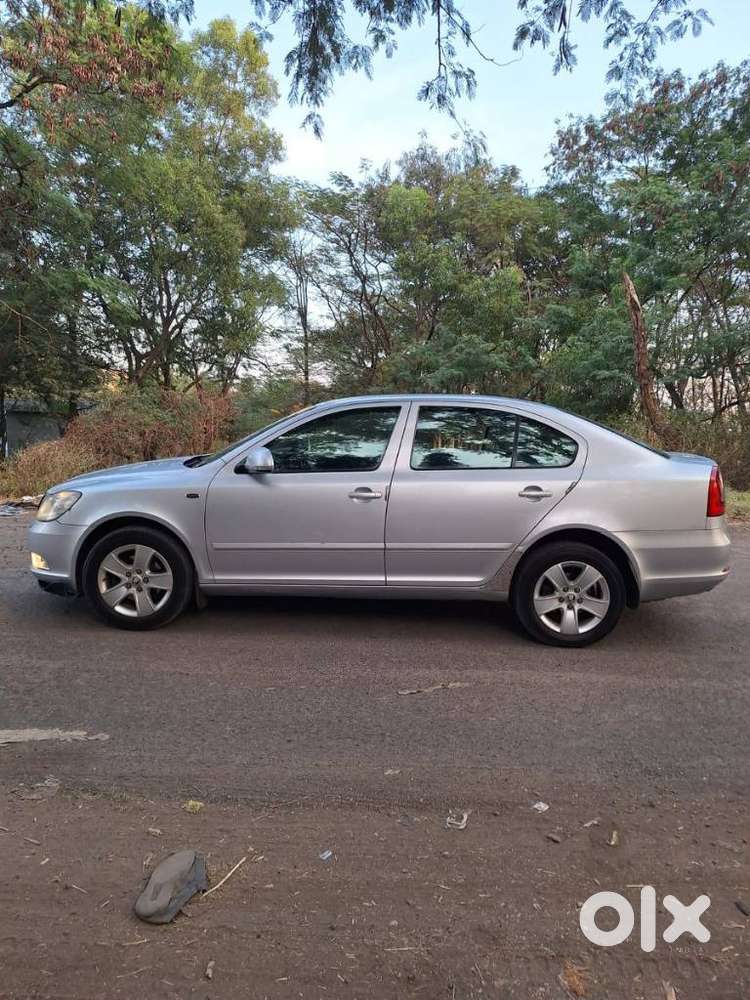 Skoda Laura Ambiente 2.0 Tdi Cr Automatic, 2011, Diesel