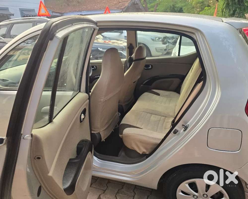 Hyundai I10 Sportz At, 2012, Petrol