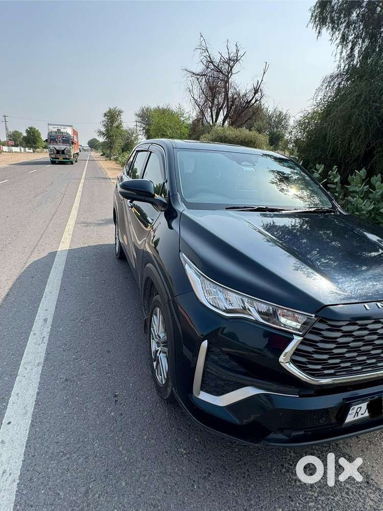 Toyota Innova Hycross 2023 Model