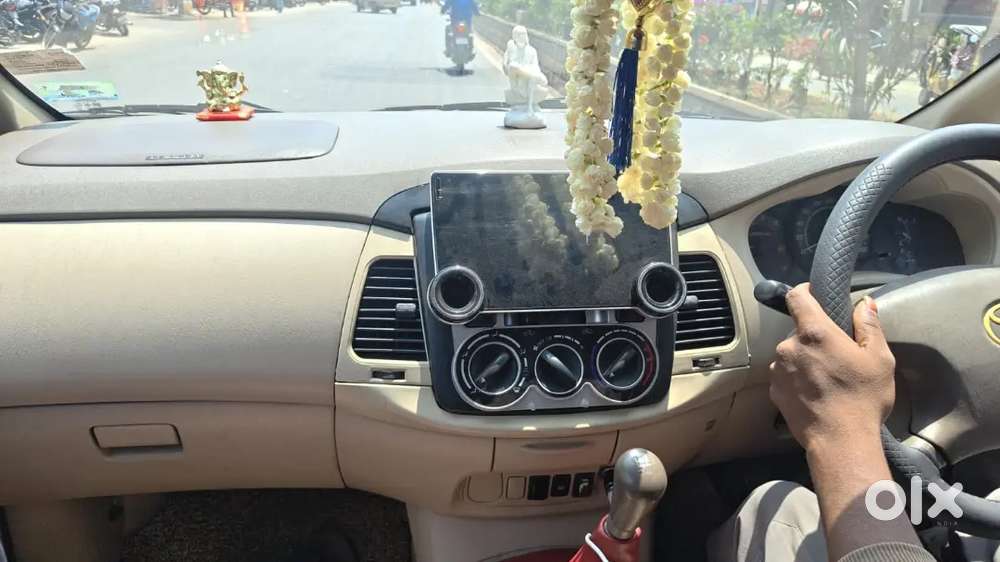 Toyota Innova 2005 Diesel 257000 Km Driven