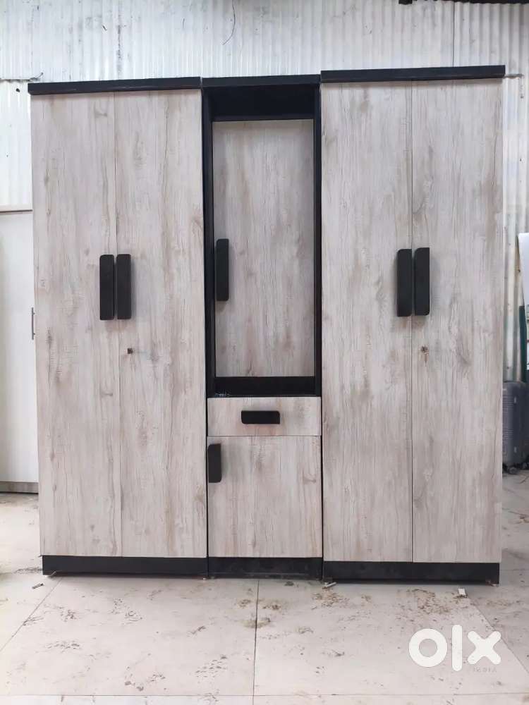 Wardrobe - Buy & Sell Used Furniture in India | OLX