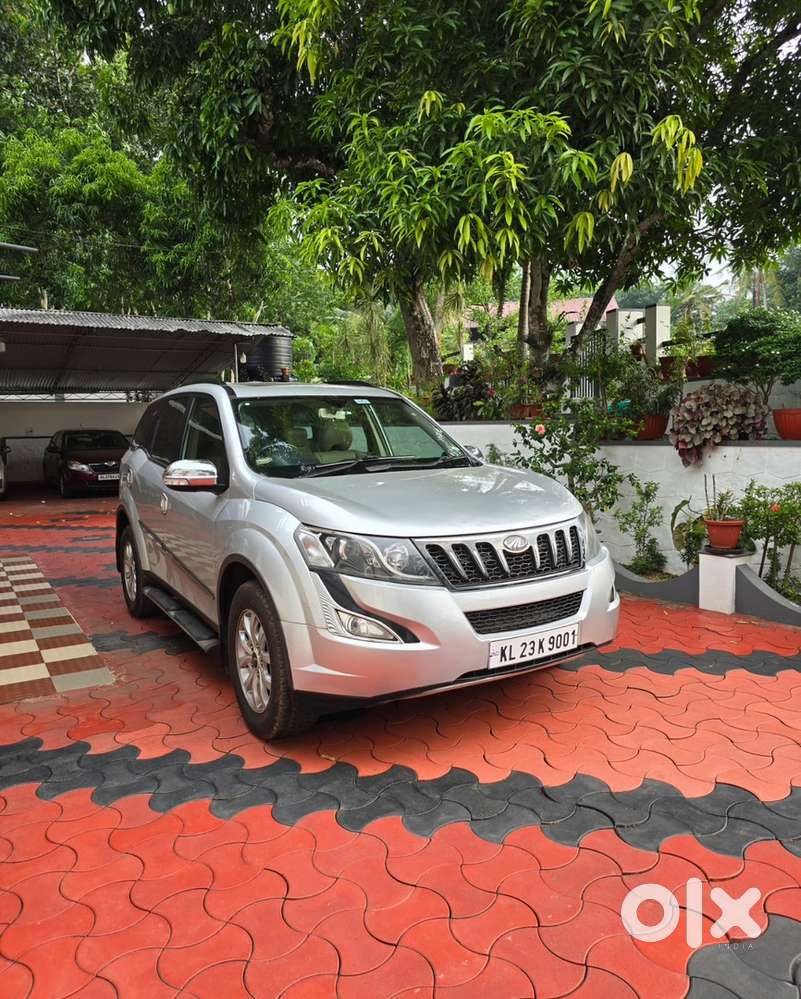 Mahindra Xuv500 W10 With Sunroof