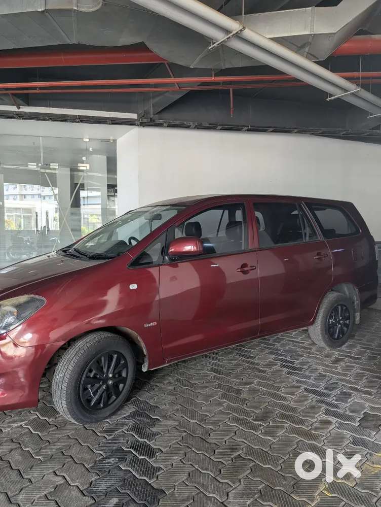 Toyota Innova 2.5 Gx 7 Str Red Mica Metallic