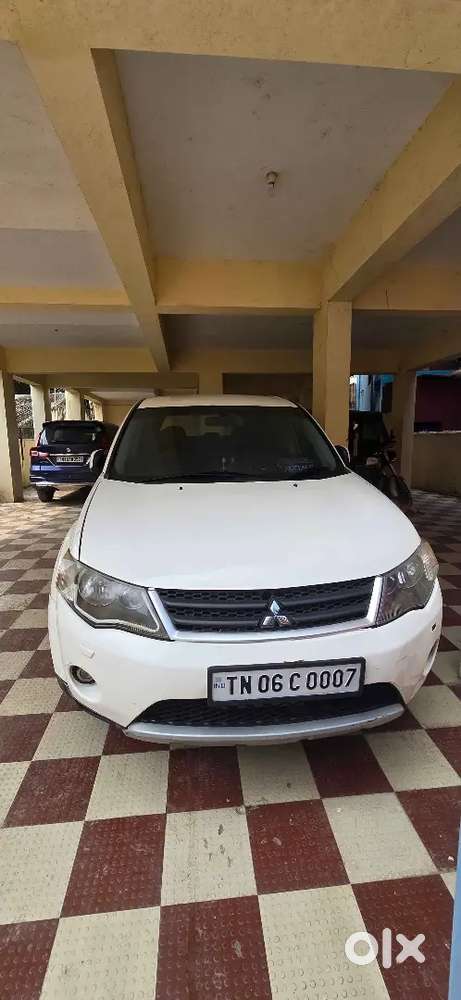 Mitsubishi Outlander 2009 Petrol 102572 Km Driven