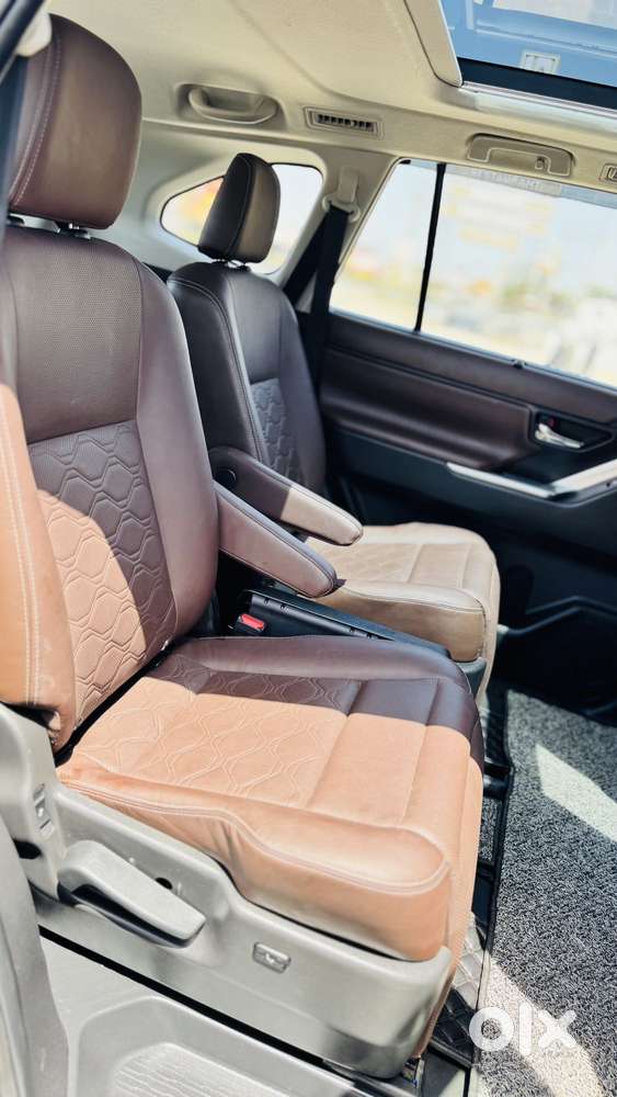 Toyota Innova Hycross 2.0 Zx (o) Hybrid 7 Str, 2023, Petrol