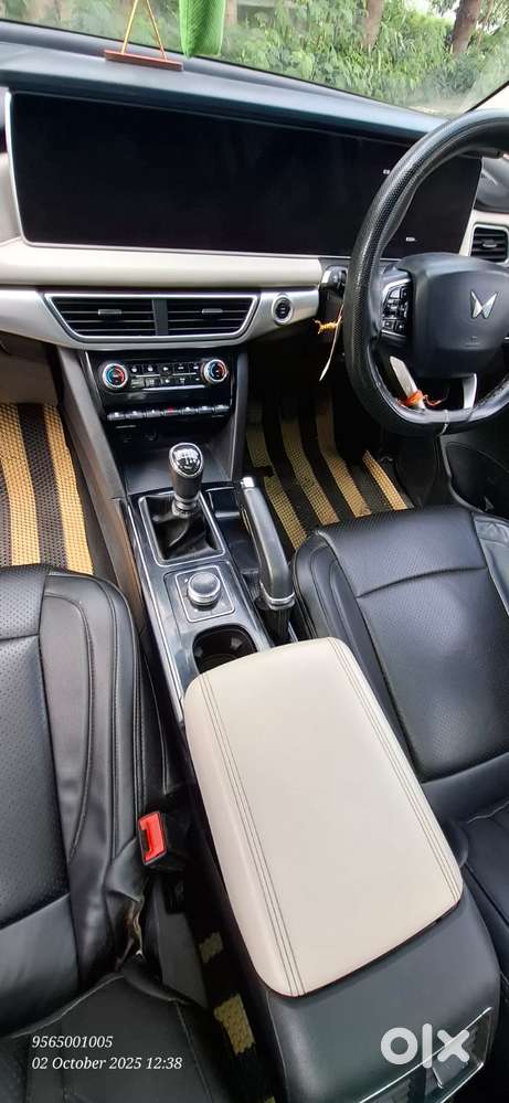 Mahindra Xuv700 2.0 Ax 7 Petrol At Str, 2022, Diesel