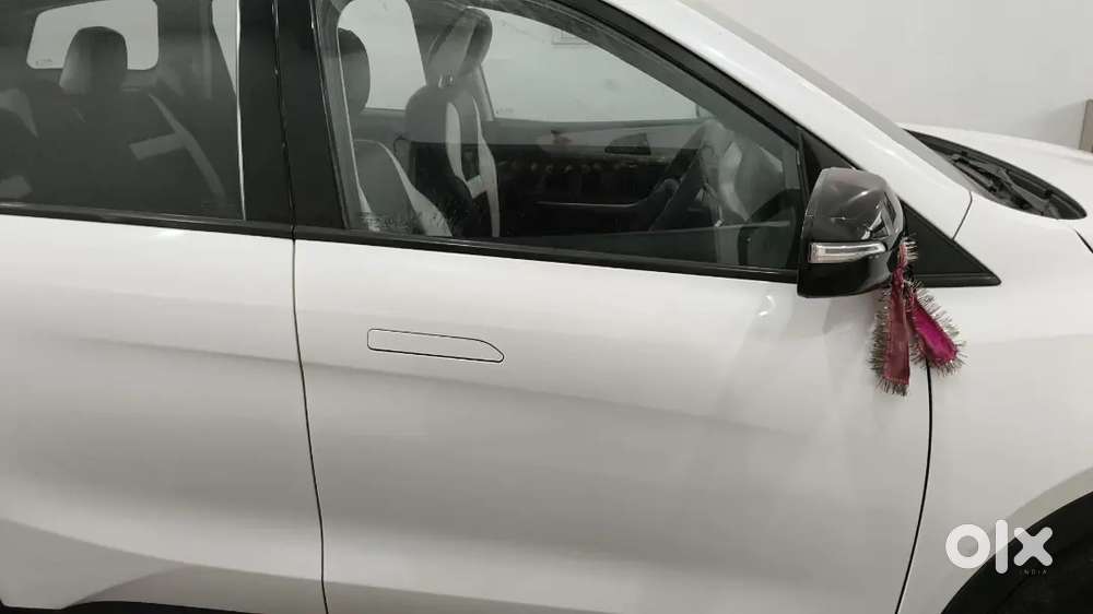 Mahindra Xuv700 Diesel 2022 November