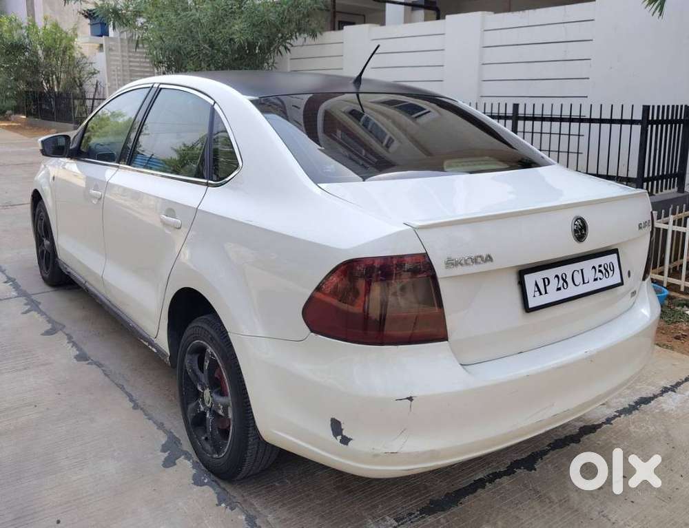 Skoda Rapid 1.5 Elegance Tdi Mt, 2013, Diesel