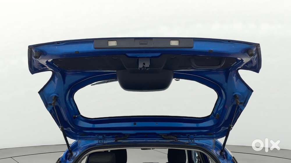 Tata Punch 1.2 Revotron Creative Amt Dual Tone, 2023, Petrol