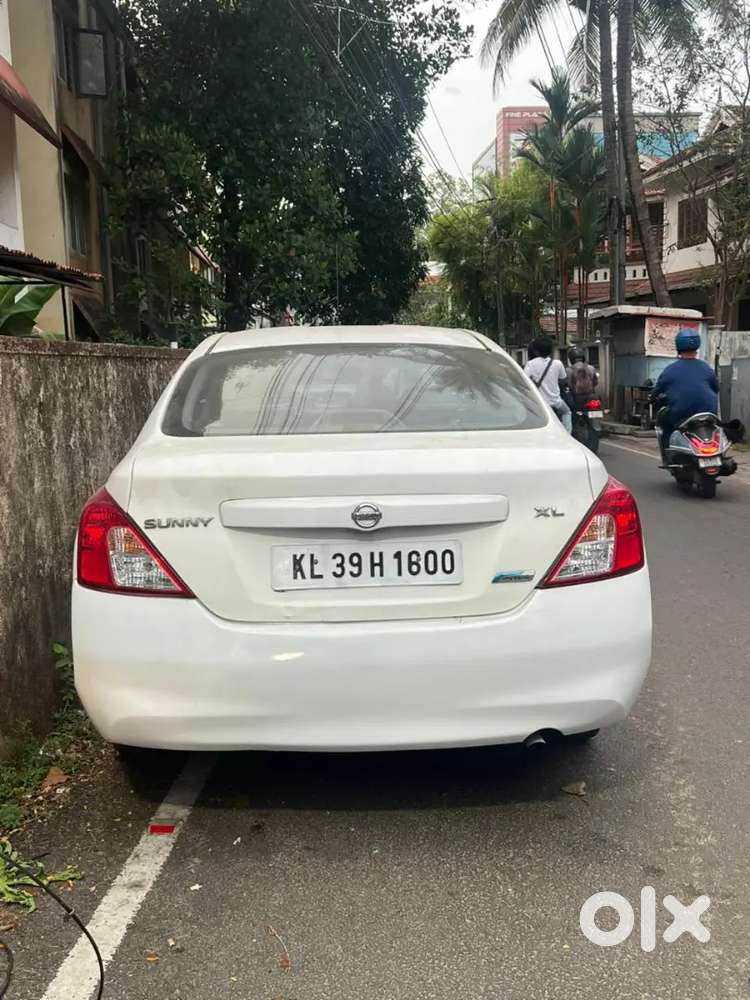 Nissan Sunny Petrol Automatic 2014