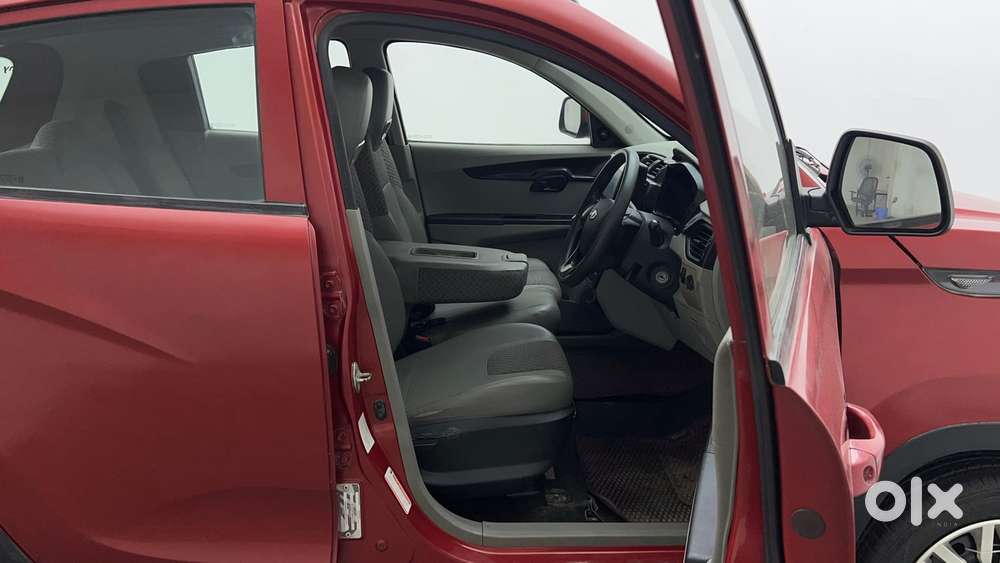 Mahindra Kuv 100 Mfalcon G80 K4, 2017, Petrol
