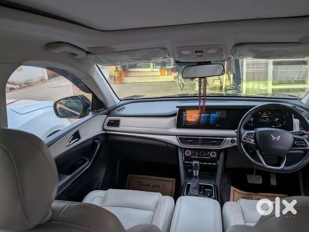 Mahindra Xuv700 2022 Diesel Well Maintained