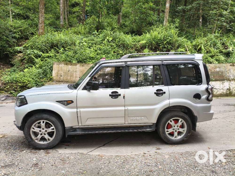 Mahindra Scorpio S10 8 Seater, 2016, Diesel