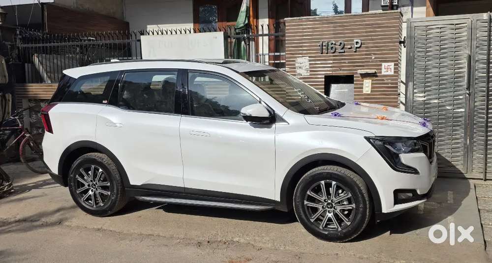 Mahindra Xuv700 Ax7 L Petrol At (7-seater), Oct 2025 Model