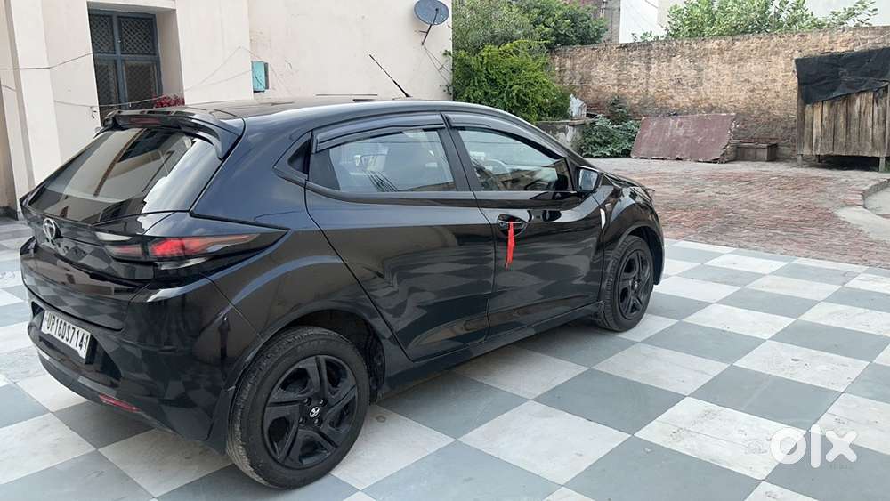 Tata Altroz Petrol 2023