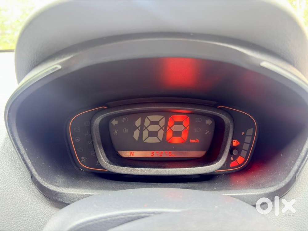 Renault Kwid Automatic 37275 Km Driven