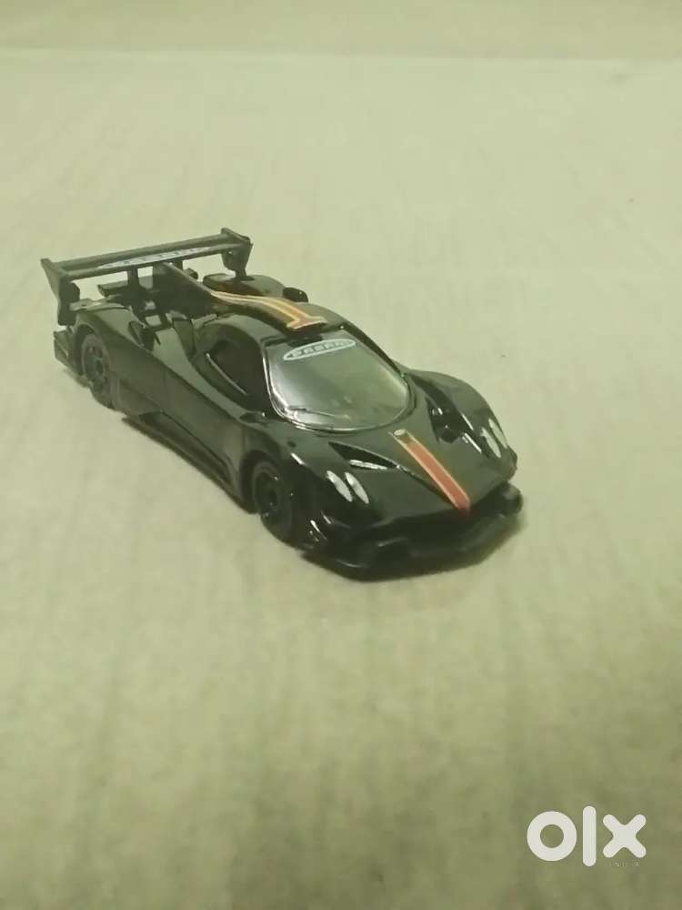 Pagani high detailing cca model with suspension 1:64 scale