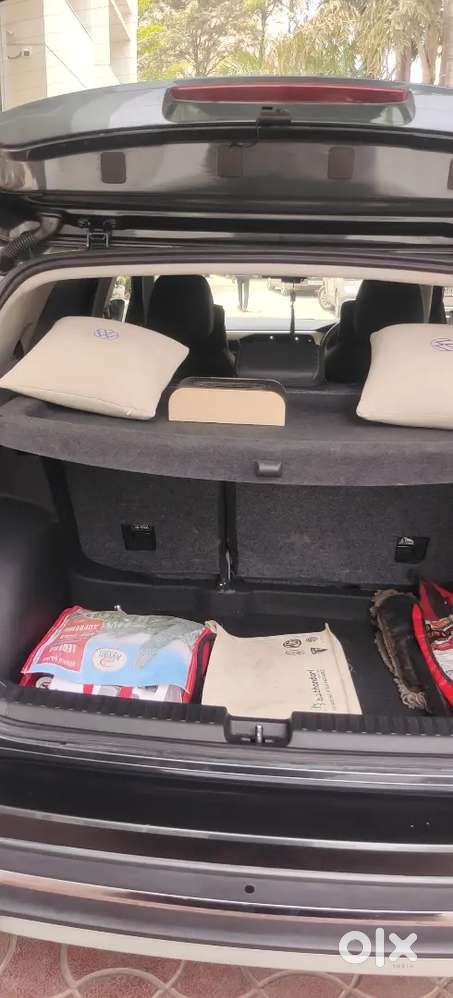 Volkswagen Taigun Highline Plus Automatic 2025 Petrol 7200 Km Driven