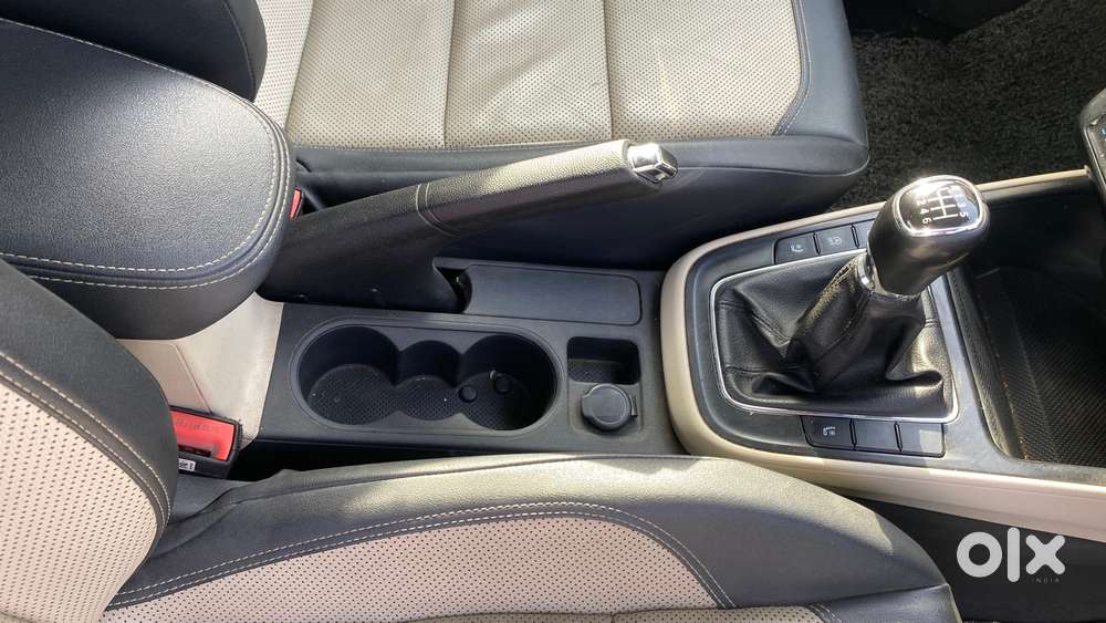 Skoda Slavia Style 1.0l Tsi Mt, 2023, Petrol