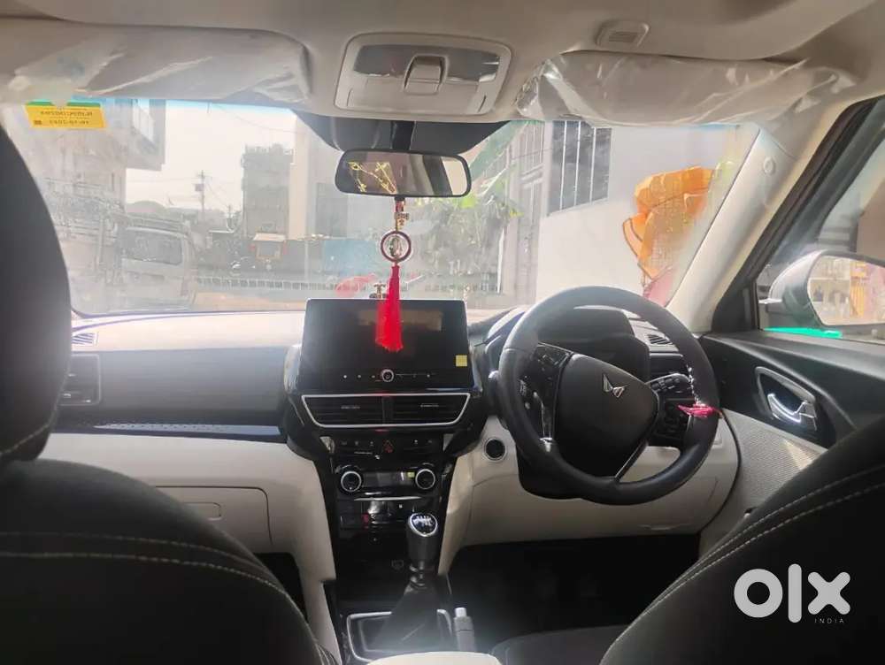 Mahindra Xuv 3xo 2025 Diesel 11000 Km Driven