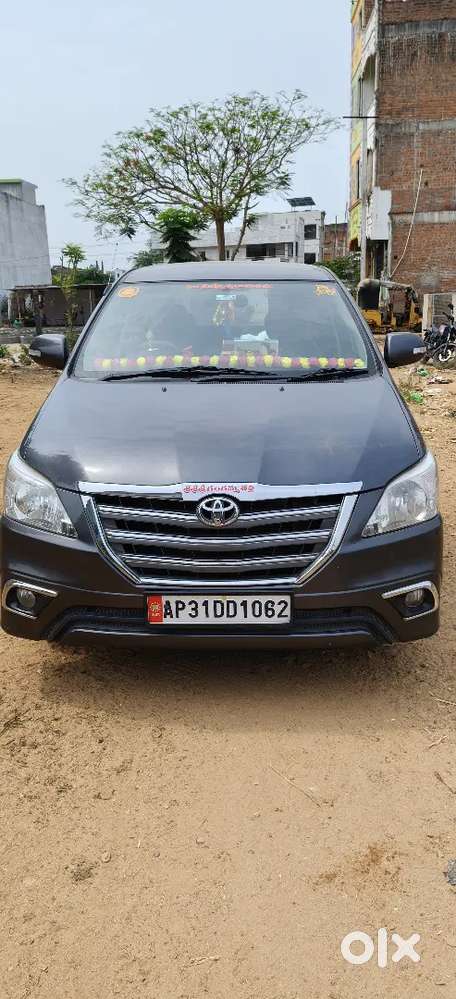 Innova 2.5 Vx 8 Str Less Used