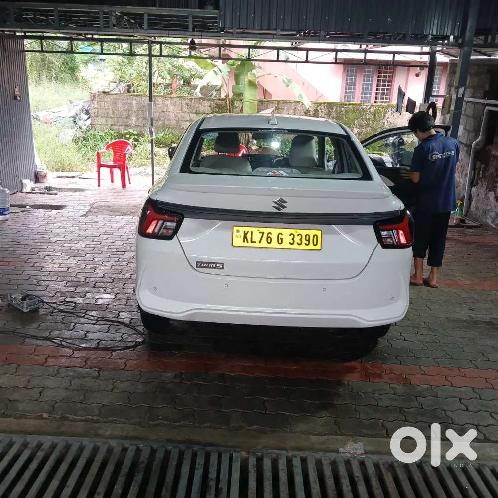 Maruti Suzuki Dzire Tour 2016
