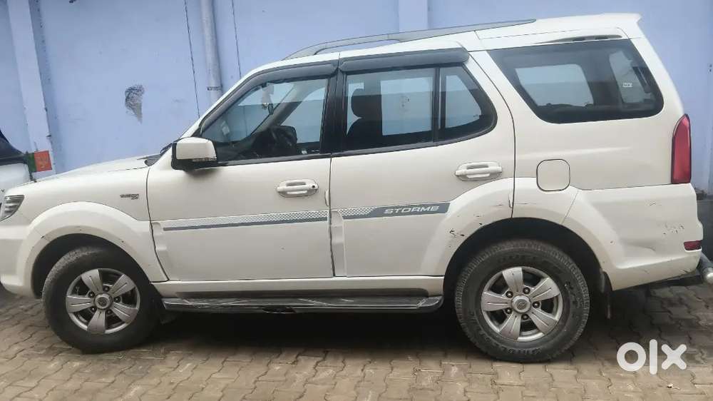 Tata Safari Storme 2017