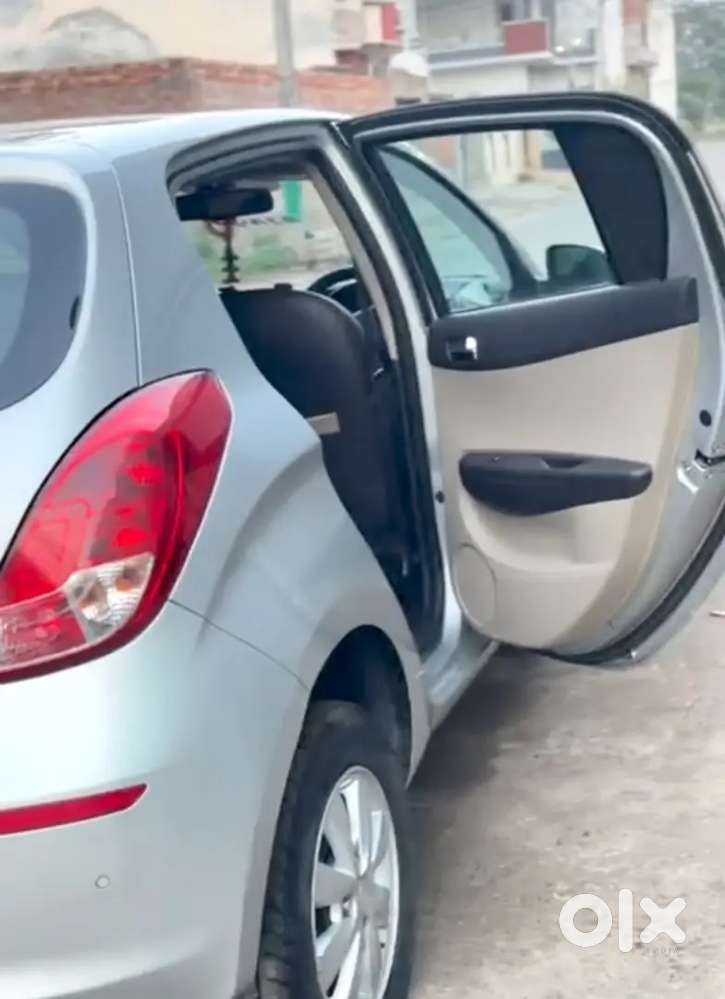 Hyundai I20 2012 Petrol 84600 Km Driven