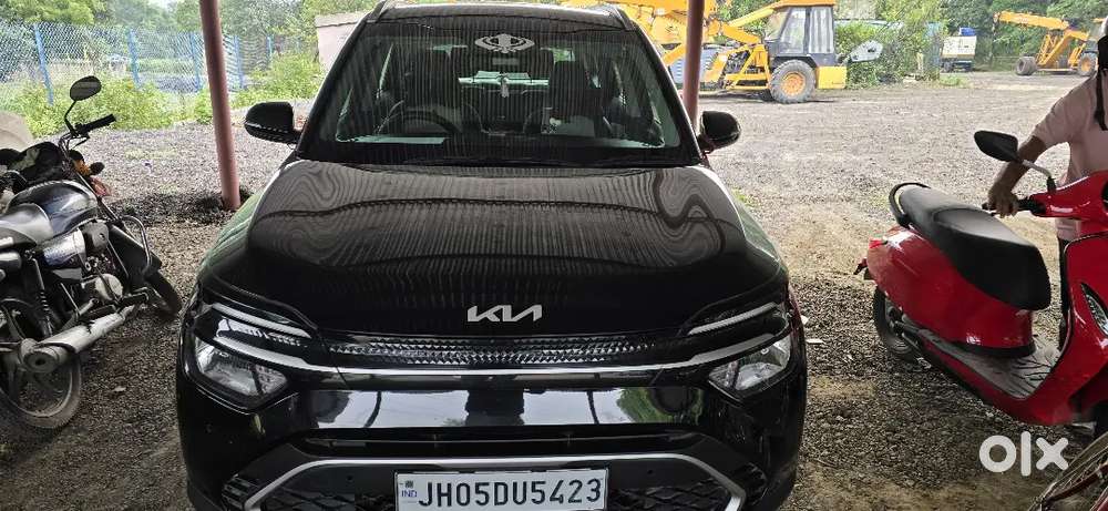 Kia Carens Premium Petrol Manual 2024