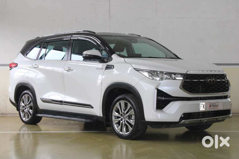 Toyota Innova Hycross 2.0 Zx (o) Hybrid 7 Str, 2023, Petrol