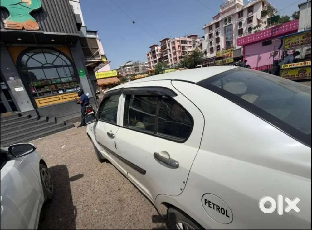 Maruti Suzuki Dzire Lxi 2011
