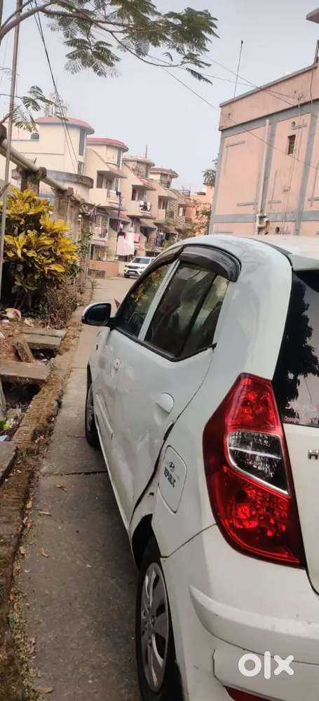 Hyundai I10 Sportz Petrol 2011,nice Condition,newly Tyre