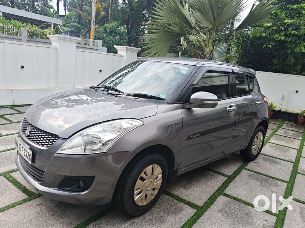Maruti Suzuki Swift Vxi Abs Bsiv, 2014, Petrol