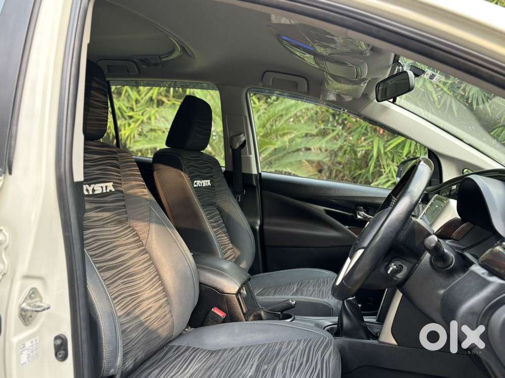 Toyota Innova Crysta [2020-ongoing] 2.4 Vx 8 Str, 2022, Diesel