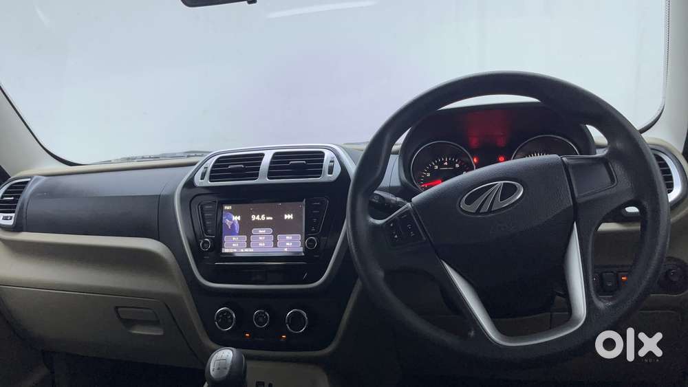 Mahindra Tuv 300 T10, 2018, Diesel