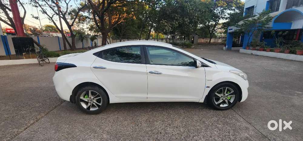 Hyundai Elantra 2014 Diesel 92234 Km Family Useing Car Top Model